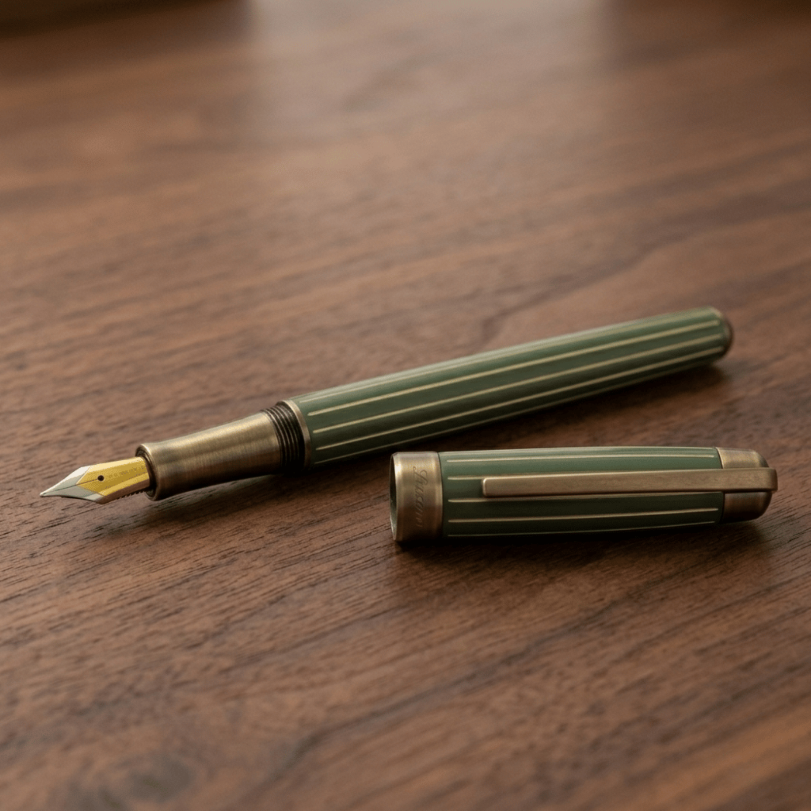 Laban Antique II - Green - Medium Nib