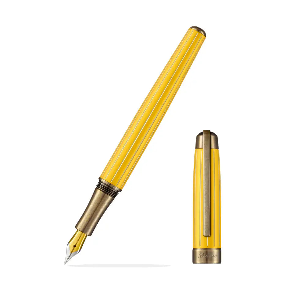 Laban Antique II green fountain pen uncapped