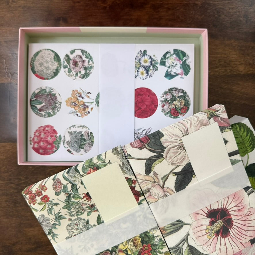 PEPIN Flowers Correspondence Set with round floral stickers, writing paper, and envelopes
