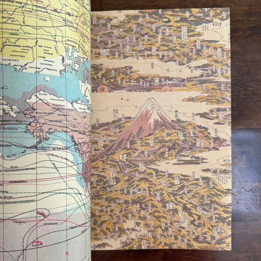 PEPIN Maps decorative papers featuring an antique map and illustrated view of Mount Fuji