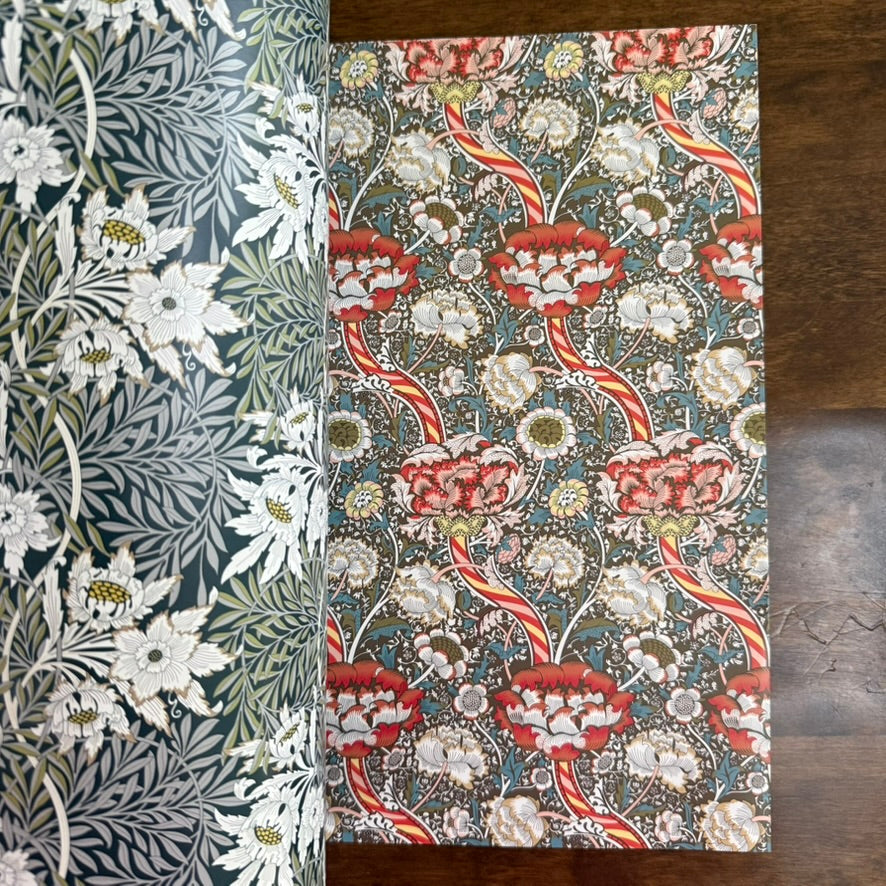PEPIN William Morris decorative papers with blue foliage and red floral designs