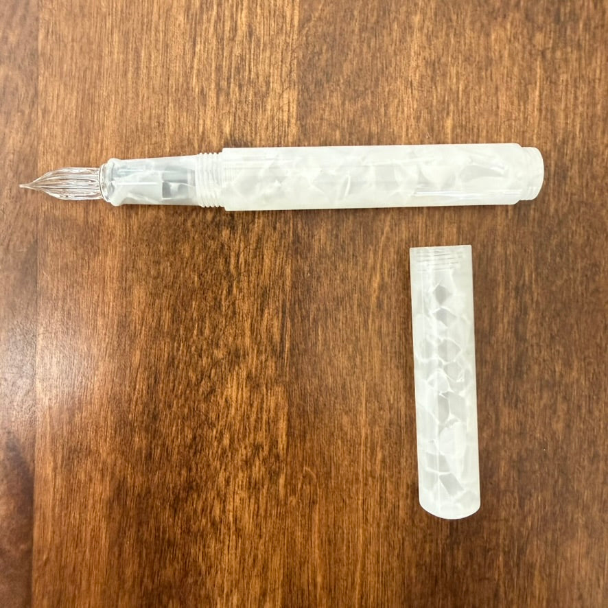 Jelly White Teranishi Aurora Long glass dip pen with cap removed